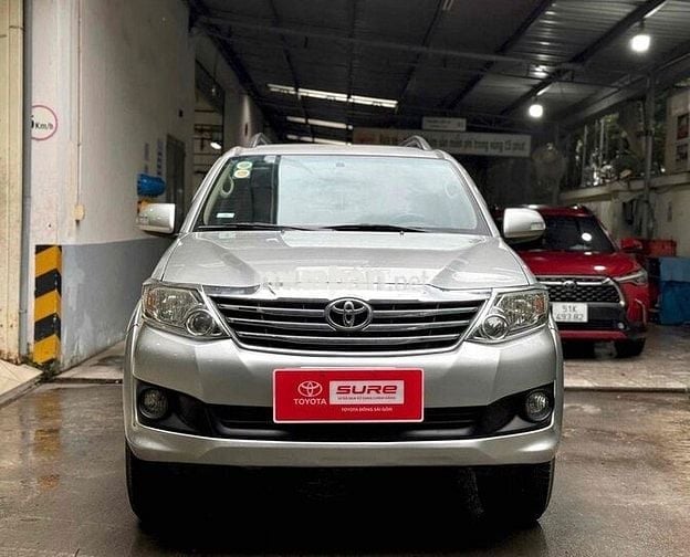 Toyota Fortuner 2014 2.7V 4x2 AT - 112900 km