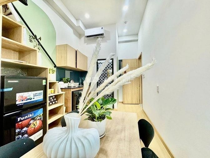Cho Thuê NC Mặt Tiền LÊ THÁNH TÔN Quận 1 . 