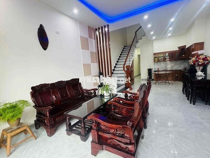 Cho thuê nhà MT Hói Kiểng Hoà Quý NHS 5pn