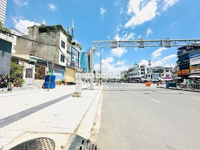 🆘CHO THUÊ MẶT BẰNG KINH DOANH VỊ TRÍ ĐẸP🆘22x4M - 2 TẦNG (LỀ ĐƯỜNG 50M)