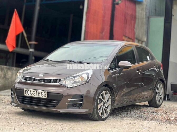 🔴 Kia Rio 2015 1.4 AT Hatchback - 46000 km