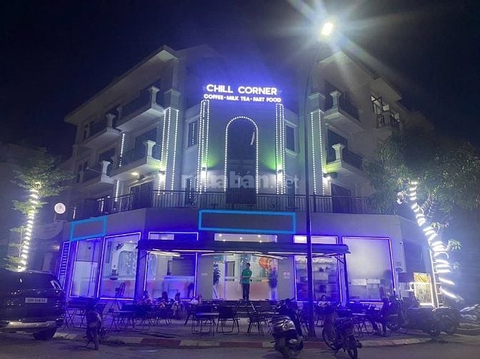 Tuyển thợ chính và thợ phụ làm Quảng cáo
