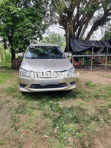 Xe toyota innova E zin-2013 MT