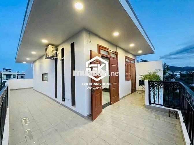 BIỆT THỰ 3 TẦNG Ở VÀ KINH DOANH SẠCH KDT MỸ GIA GÓI 2 ĐỐI DIỆN SÂN BÓN