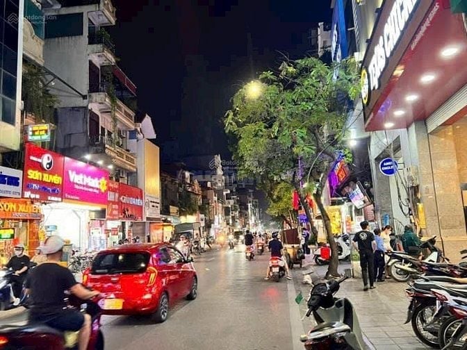 Nhà 6T vị trí vàng Mp Bạch Mai vỉa hè kd sầm uất dt 40m mt 5,5m 