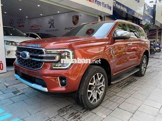 Ford Everest 2022 Titanium 2.0L 4x2 AT - 30000 km