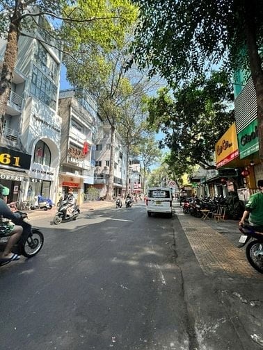 Bán gấp nhà mặt tiền Quận 5 DT 4 x 34,5m 3 Tầng giá 220 triệu/m2 