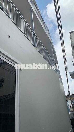 Bán Căn hộ dịch vụ 7 phòng-DTSD200m2-dòng tiền20Tr/tháng-Phú Thuận