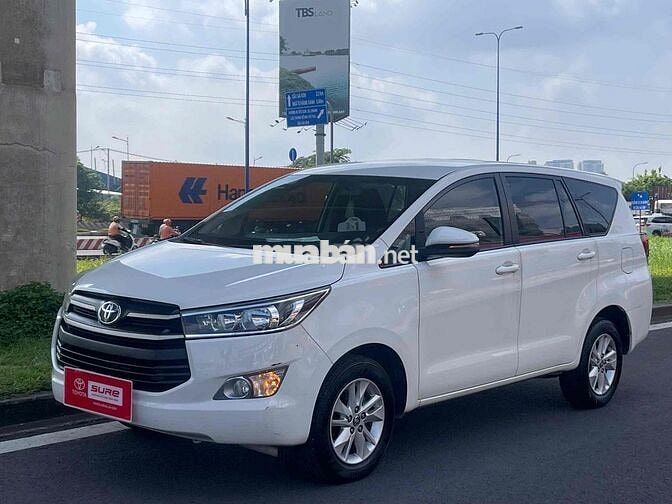 Toyota Innova 2.0E số sàn 2020 gia đình 1 chủ zin