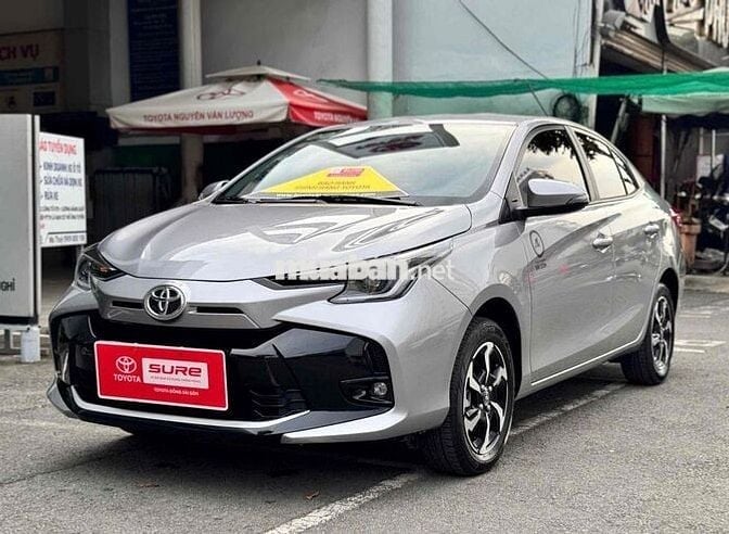 Toyota Vios E CVT - 5000 km - 2025 màu bạc