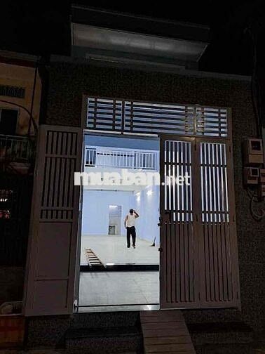 Nhà mới xây xong cho thuê thích hợp làm may mặc gia đình ở
