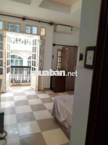 phòng đầy đủ nội thất hẻm lớn Trần Hưng Đạo thông Bùi Viện