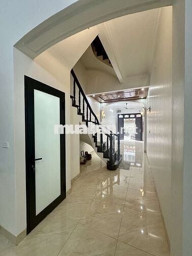 Yên Hoà Cầu Giấy. 36m 5 tầng nhà đẹp ở ngay lô góc.