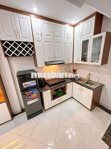 Chính chủ cho thuê nhà mới xây 6 tầng