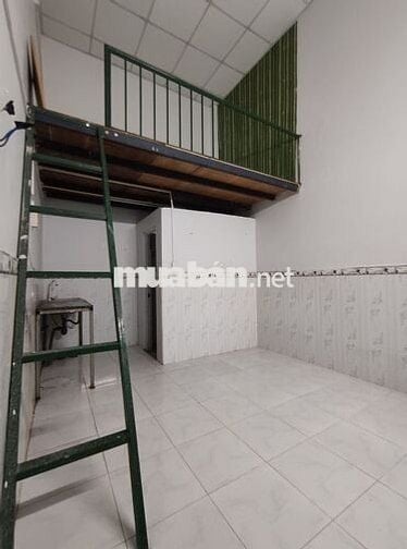 Cho thuê phòng trọ có gác 30m2 gần CV phần mềm Quang Trung