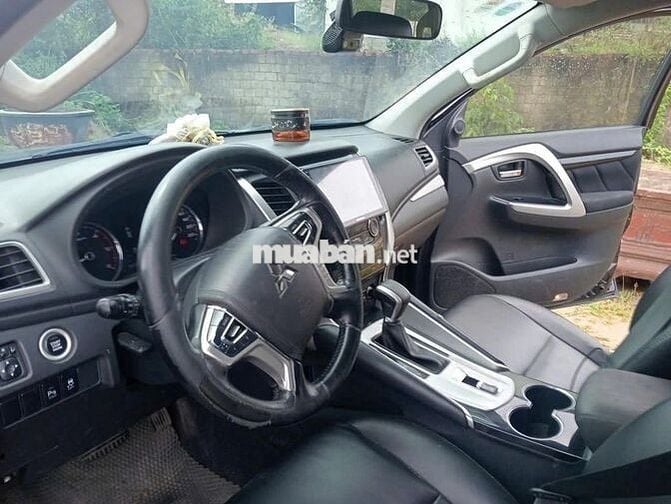 Cần bán MITSUBISHI PAJERO SPORT GLS (2018) đen