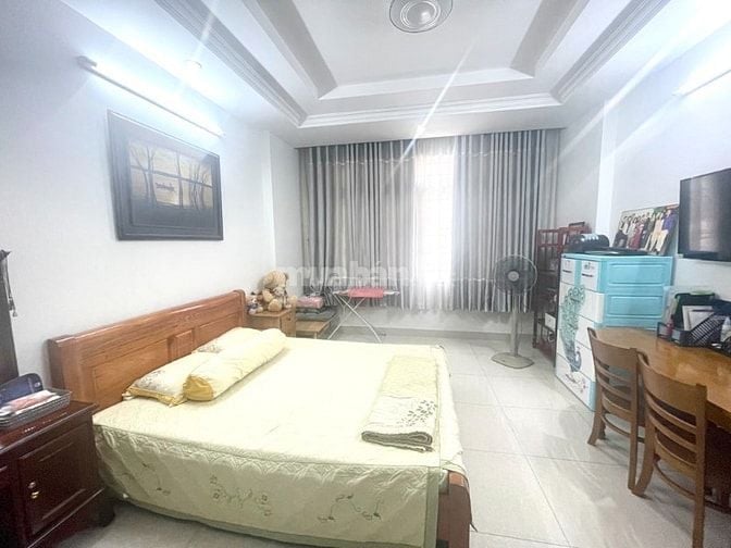 Nhà CC Phan Văn Trị P10 62m2 nở hậu 4.25m 3L sát bên Cityland 10.6 tỷ