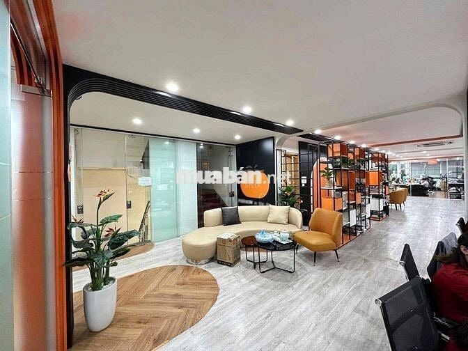 Chính chủ cho thuê văn phòng tại Láng Hạ 170m2 giá 26t nhà mới keng