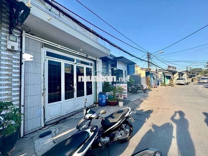 MTKD Hóc Môn. Ngay gần Coopmart HÓC MÔN. 125m2. Chia 2 căn, 10tr/th