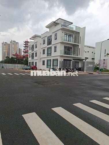Anh bán nhà cấp 4 mặt tiền đường Lý Thái Tổ giá tốt