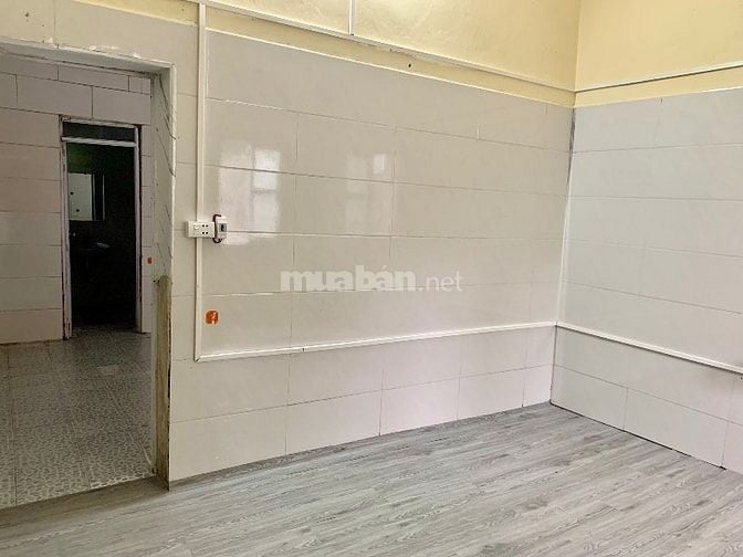 Cho thuê nhà 80m2 chưa gồm sân . 3phòng , 1 NVS rộng