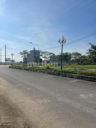 Bán đất đường 20,5m Sân bay Sao vàng 