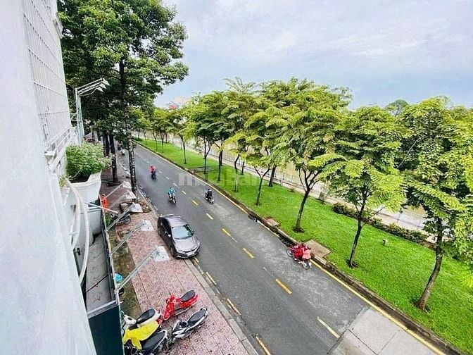 CHDV MT Trường Sa view Sông. Hầm 6 Tầng HĐT 100Tr/Th. ViTrí tuyệt đẹp 