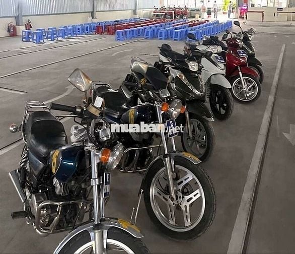 CB250 Nigthaw