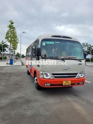 GIA ĐÌNH CẦN BÁN XE HUYNDAI COUNTY ĐÔ THÀNH