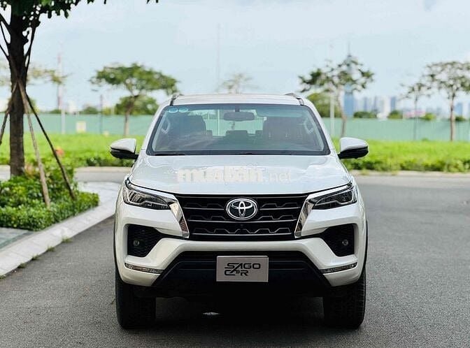 Toyota Fortuner 2022 2.4 4x2 AT - 55000 km