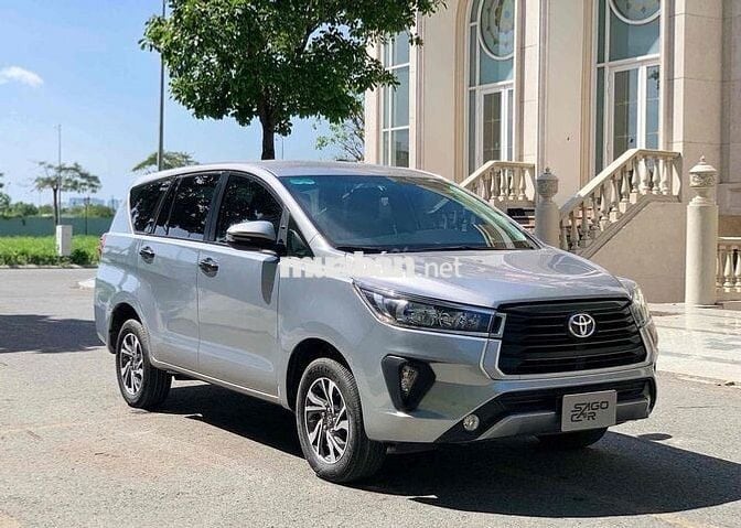 Toyota Innova 2024 E 2.0 MT - 55000 km