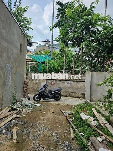 Bán gấp đất Vạn Phúc Đông Mỹ ô tô ngõ thông ,diện tích rông giá 3.9 tỷ