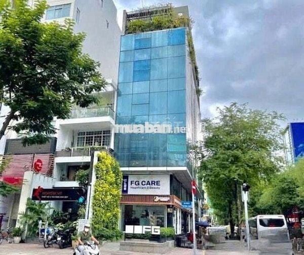 Cho thuê mặt tiền đường Ngô Gia Tự, Phường 2, Quận 10 Gần vòng xoay