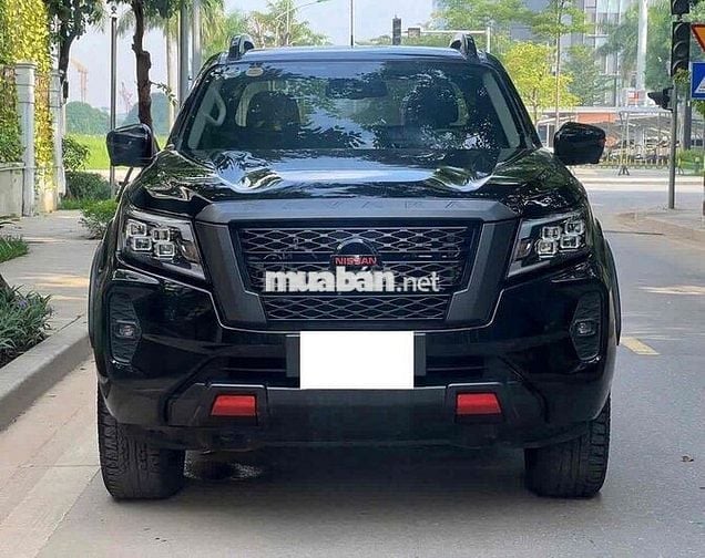 Nissan Navara Pro4X sx 2022 màu đen siêu đẹp