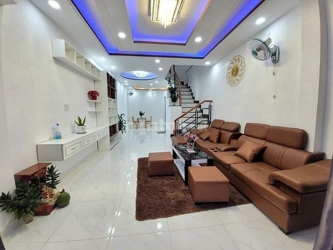 Cần tiền trả nợ bán nhà 63m2 Nguyễn Thị Tần,Q8 gần chợ rạch ông,1tỷ200