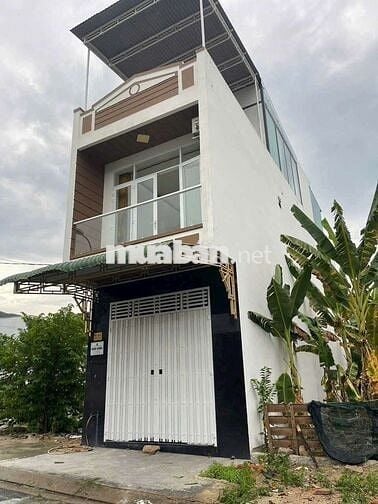 Bán nhà 3 tầng đường 10m TĐC Đất Lành - Giá 3,7 tỷ