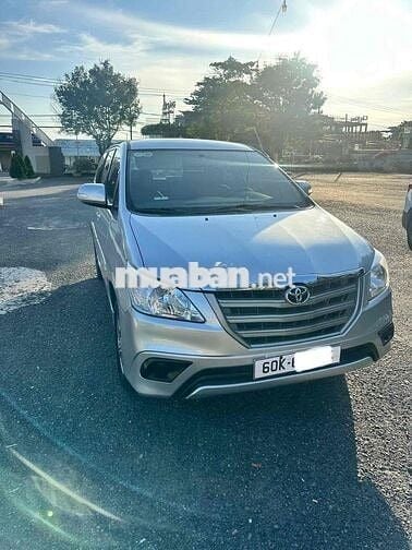 Toyota Innova 2016 2.0E - 200000 km