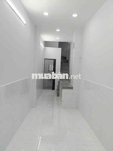 Nhà cầu Nguyễn Văn Cừ, Nhỉnh 3 tỷ, hẻm 3m thông ra chợ