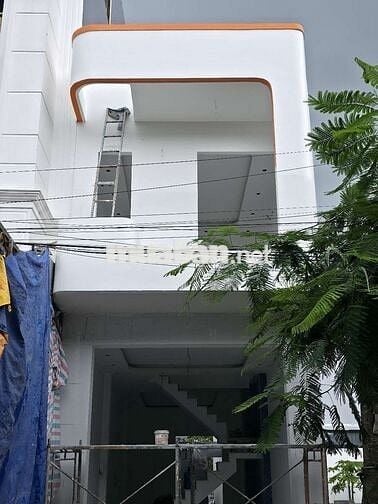NHÀ 3 PHÒNG NGỦ VỊ TRÍ QUÁ ĐẸP ĐẦU KDC PHÚ AN