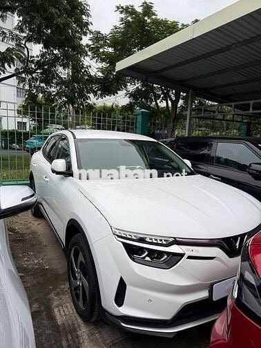 VinFast VF8 2024 Eco - 22 km