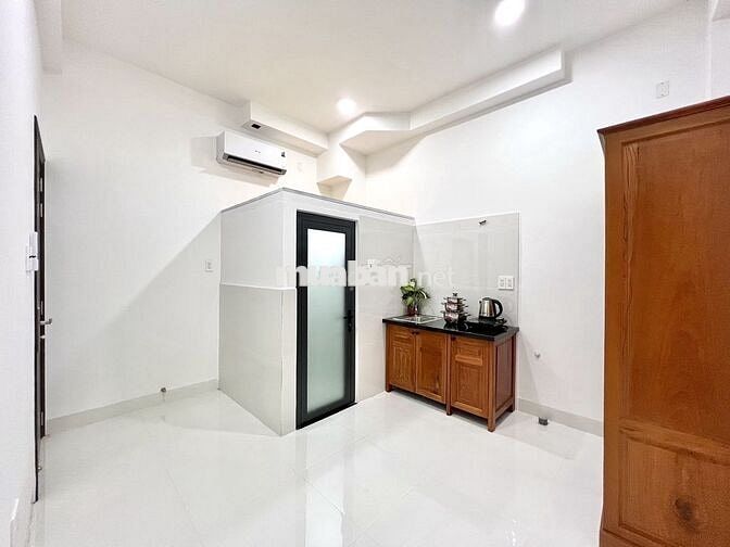 PHÒNG MỚI, NỘI THẤT CƠ BẢN, AN NINH 3' ĐI ĐH VĂN HIẾN TÂN PHÚ