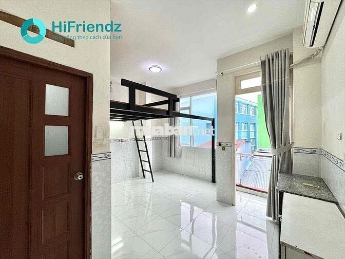 DUPLEX TONE TRẮNG SIÊU ĐẸP ĐANG SƠN MỚI ĐÓN KHÁCH - SÁT CẦU NVC QUA Q5