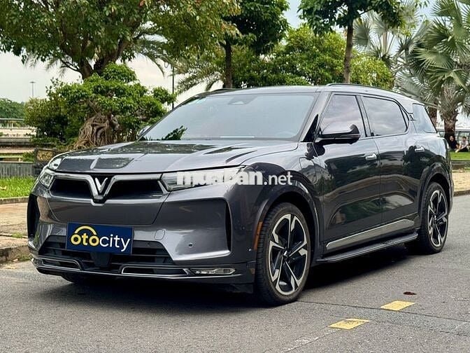 VinFast VF9 Plus 2024 - Màu xám - 8000km - Mua pin