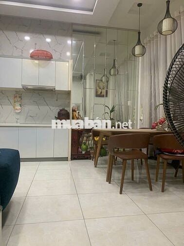 Bán nhà Âu Dương Lân( DT:40.1 m2, DTSD: 140m2 ,3 phòng ngủ, 3 WC)