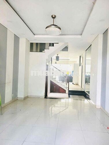 Nhà nguyên căn cho thuê trong kdc phú lợi p7 q8 3643 phạm thế hiển