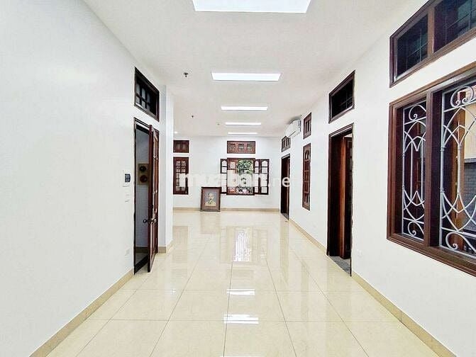 Cho thuê văn phòng 90m², 17tr tại Nguyễn Chí Thanh, Đống Đa