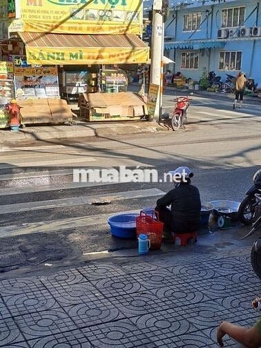 Mặt bằng ngay chợ Hóc Môn cho thuê