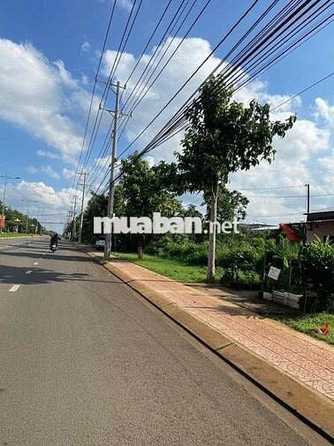 5x30 thổ cư  MẶT TIỀN ĐƯỜNG NHỰA ĐỐI DIỆN UỶ BAN - Giá 1 tỷ 2 .