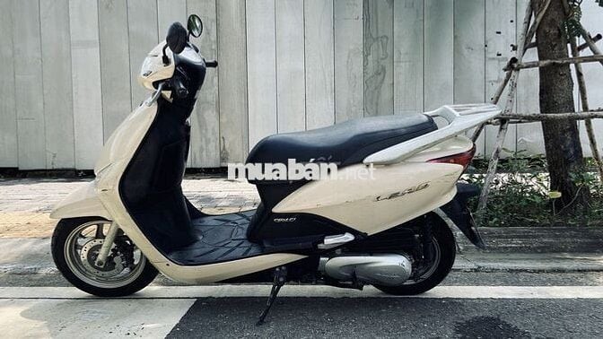 Xe tay ga LEAD cốp rộng màu kem giá thương lượng