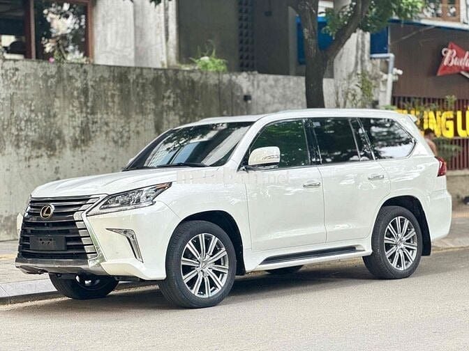 Lexus LX 2***0 km